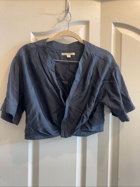 Travis Mathew Slate Blue Twist-Front Crop Top in Small